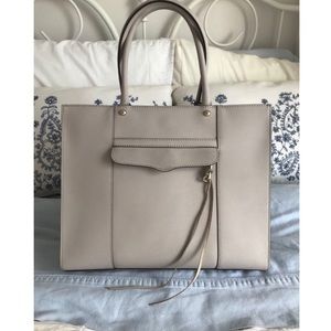 Beautiful grey MAB purse